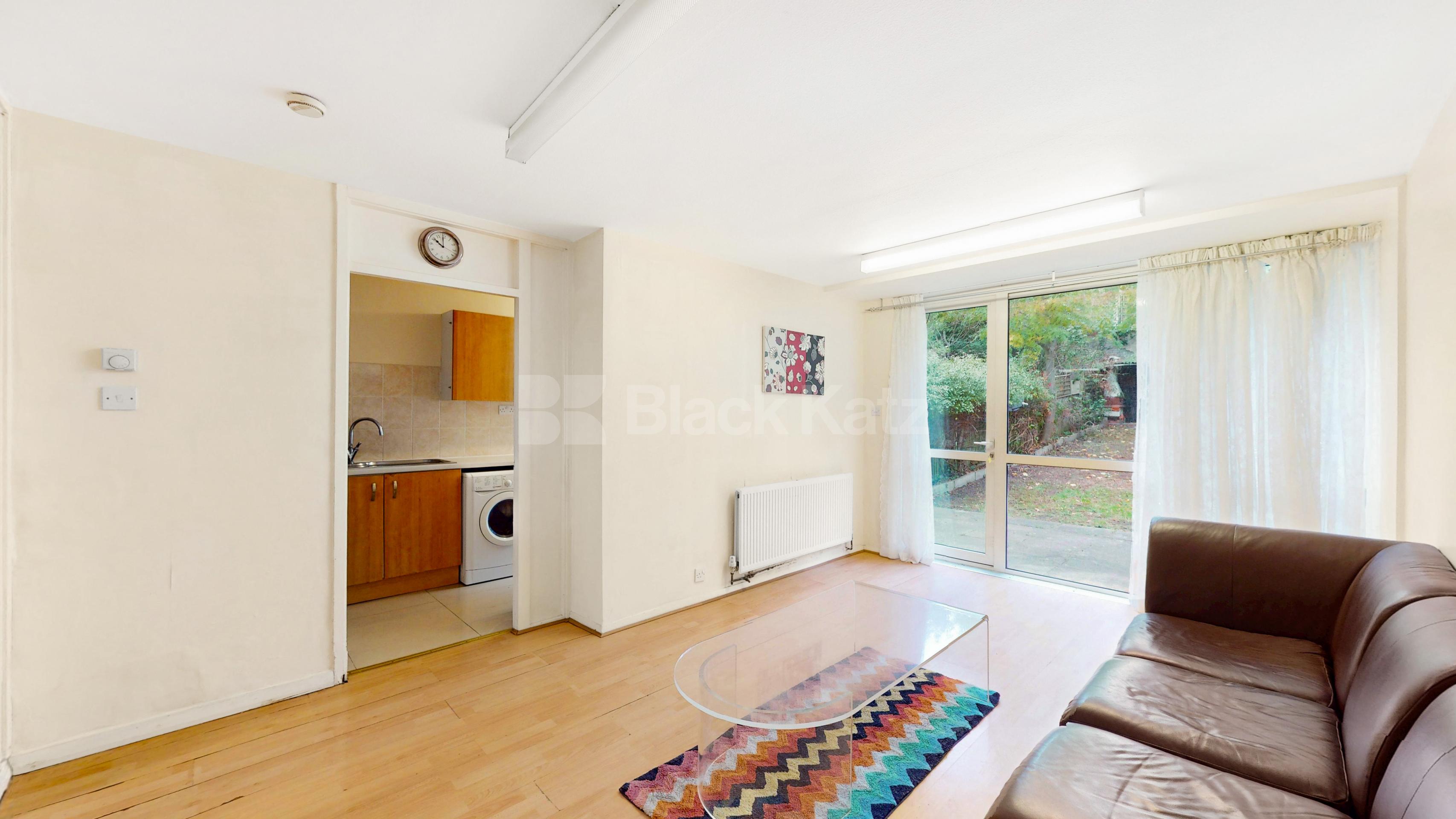 Stylish 2 Bed Split-Level Garden Flat in Prime W10 Location Dowland Street, Queens Park W10